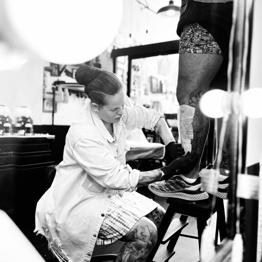 Sesión de tatuaje en Tattoo Legend Tenerife